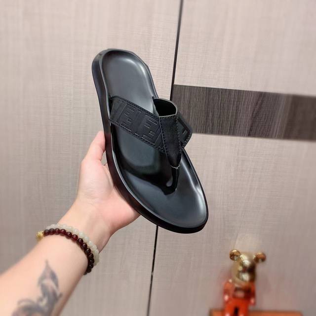 Slippers: New Arrival: Factory Price Fend* Series Slippers Top-Tier Men's Purcha