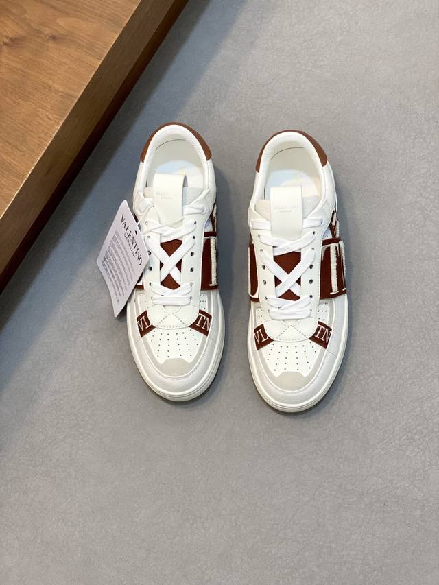 V T Warren New Casual Sports Shoes, With Layered Details On The Shoe Upper, Vl~N