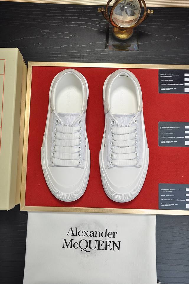 Factory Price P Mcqueen New Couple Shoes: The Upper Is Made From Custom-Made Ori