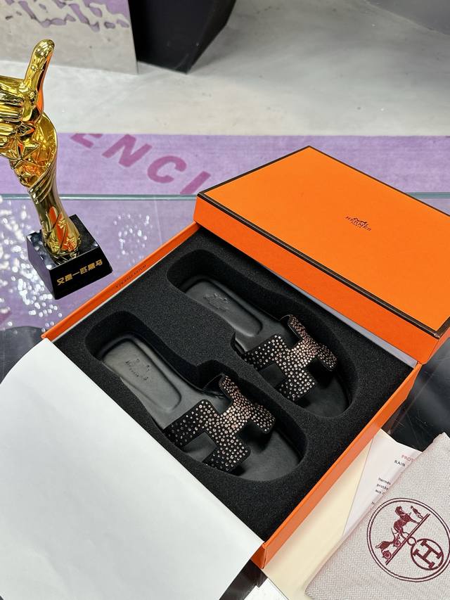 Factory Price: Herm S H-Shaped Slippers, The Most Popular Model With Online Adva