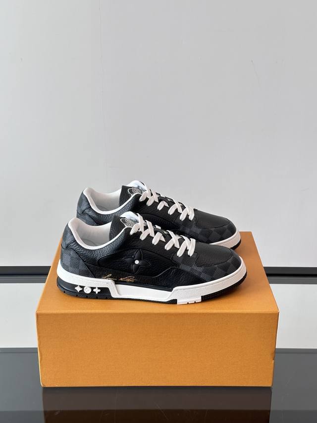 L V Donkey House New Sports Shoes, This Sports Shoe Upgrades The Brand's Classic