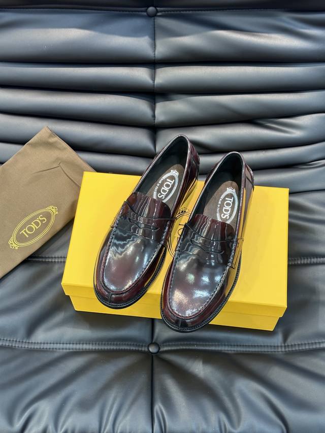 Tod's Men's Loafer, Driving Shoes, Made From Genuine Leather With A Casual Desig