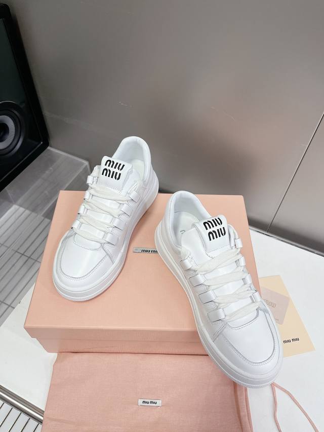 P Direct Sale Miu Miu New Arrival Trendy Dirty-Look White Sneakers This Year's M