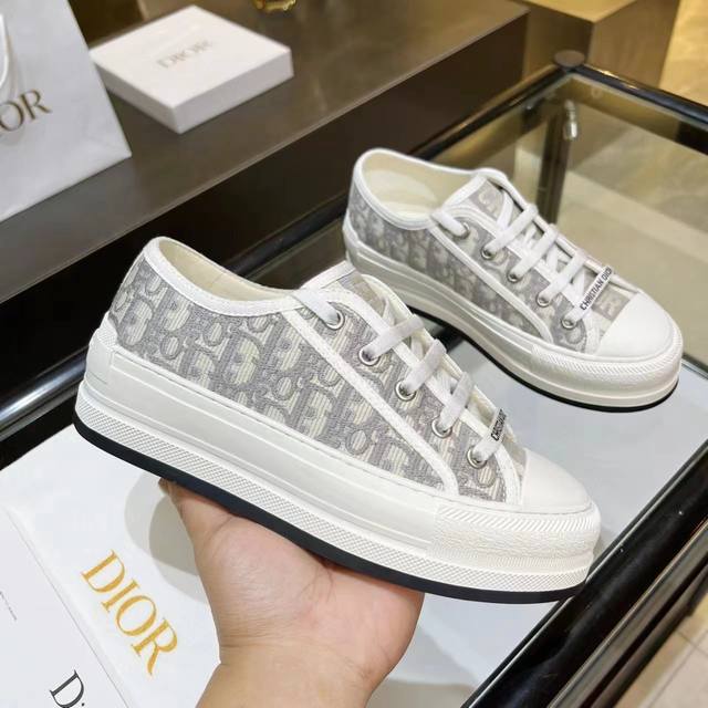 P Direct Sales, Dior's Best-Selling Vintage Floral Thick-Soled Embroidered Shoes