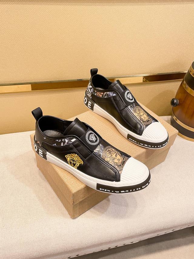 Global Bestseller, Highest Quality Versace Classic Low-Top Slip-On Driving Shoes