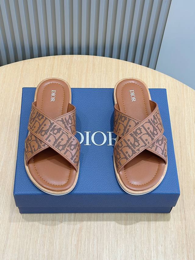 Dior Alias Men's Genuine Leather Slippers This Alias Sandal Is A Summer New Arri