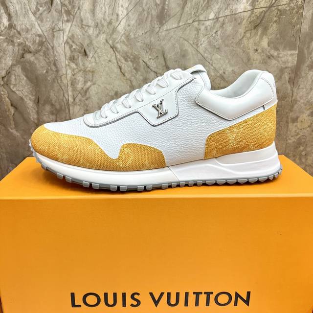 Louis Vuitton Men's Thick-Soled Classic Casual Sneakers. Made With Imported Cowh