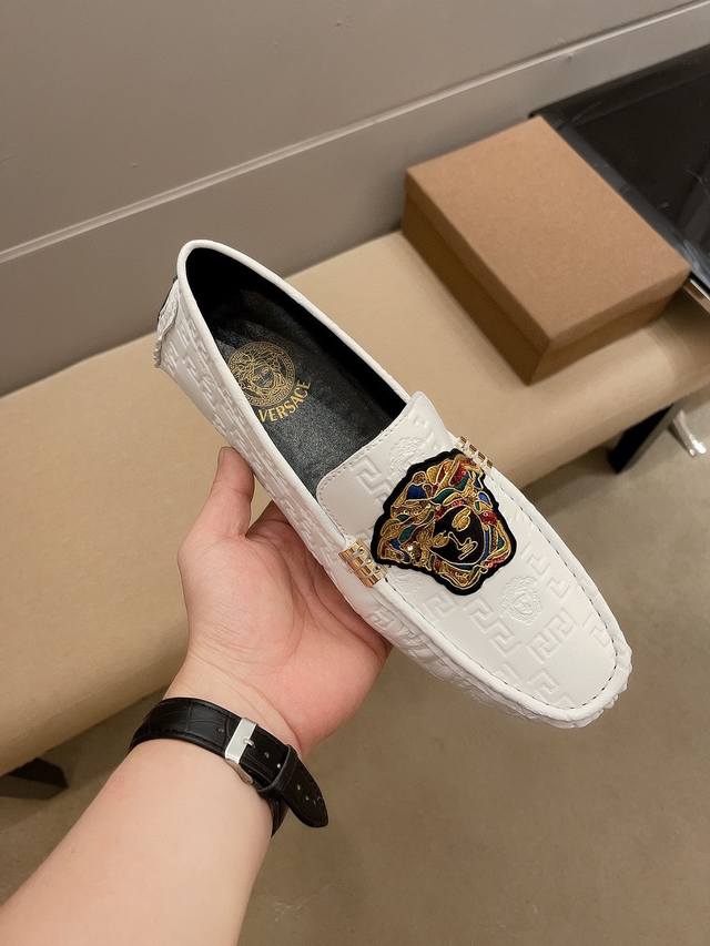 Brand: Versace, Same As Hu Ge's Official New Model + Bestseller, Handcrafted Wit