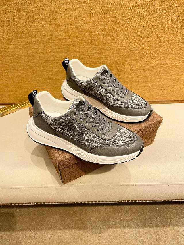 Factory Price. New Men's Shoes Dior. Latest Models Now Available. Authentic Qual