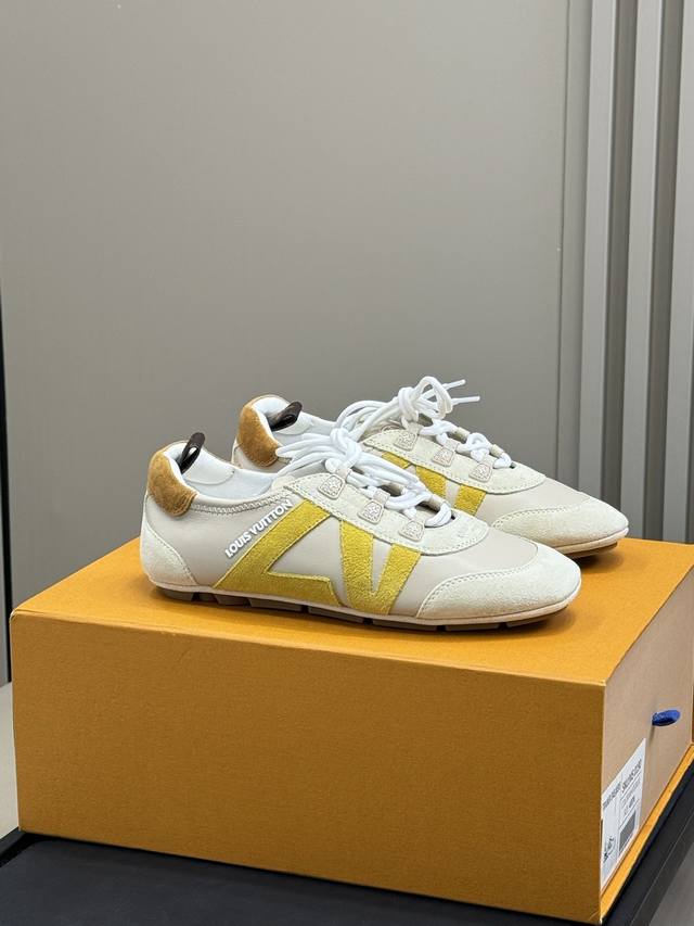 Ss25 New Arrival~ From The Tips Of Your Toes To The Streets, At The Pivotal Mome