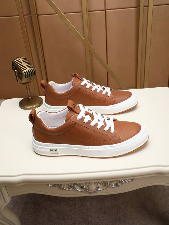 Actual Price: Please Note The Image Above. Prada's Trendy And Fashionable Formal