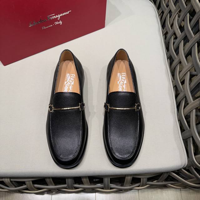 Ferragamo Genuine Leather Outsole Men's Business Casual Leather Shoes | Imported