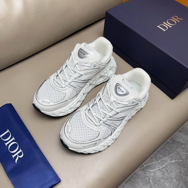 B35 Nxxt Sneakers, Featuring A Unique Futuristic Charm, With A Hollowed-Out Sole