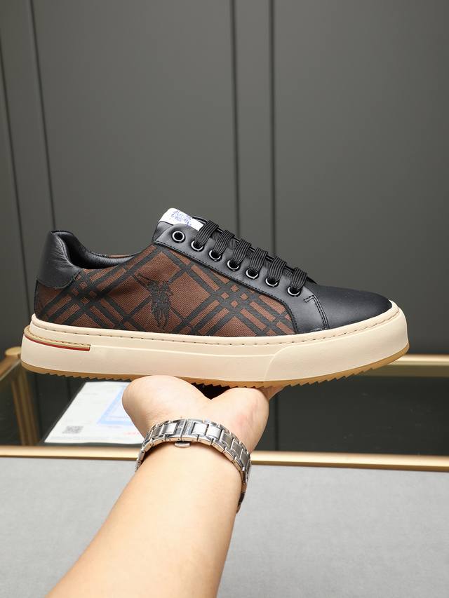 High-Volume Burberry's Latest Casual Design Using Pure Original Cowhide Leather,