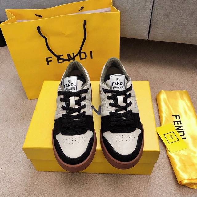 P Direct Sales 'fendi Spring Official Website Featured Bestseller Couple's Four-