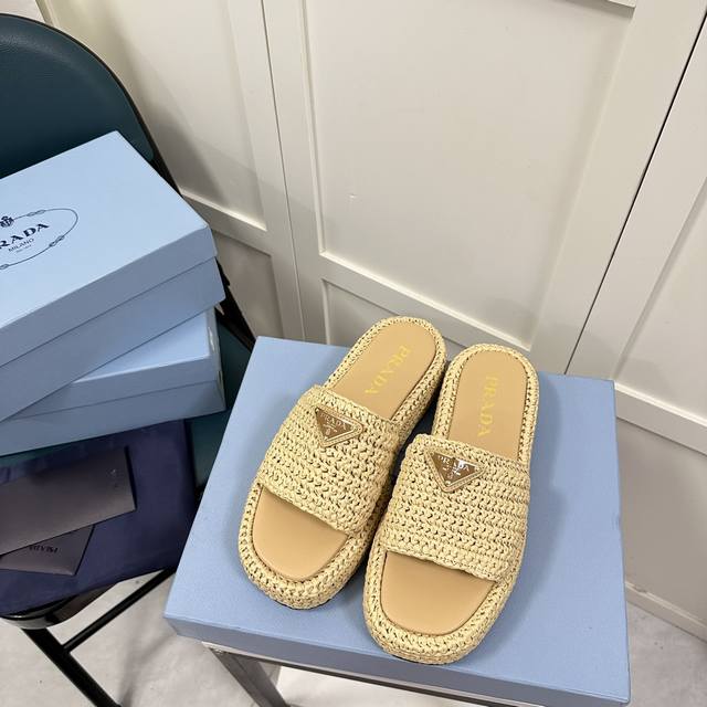 P Direct Sale Prada New Woven Shoes Straw Sandals! This Year's Trendy Straw Seri