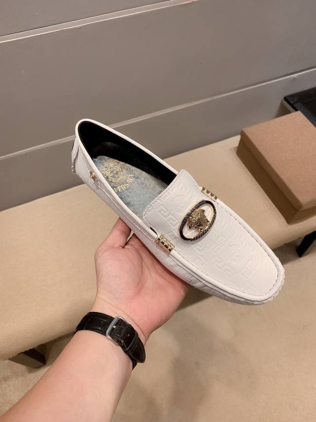 Actual Price, Versace Brand, Upper Made Of Genuine Italian First-Layer Cowhide,