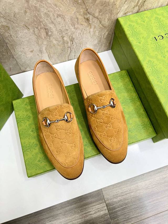 Authentic Genuine Leather Outsole Brand: Gucci Standard Sizes: Men's Sizes 38, 4