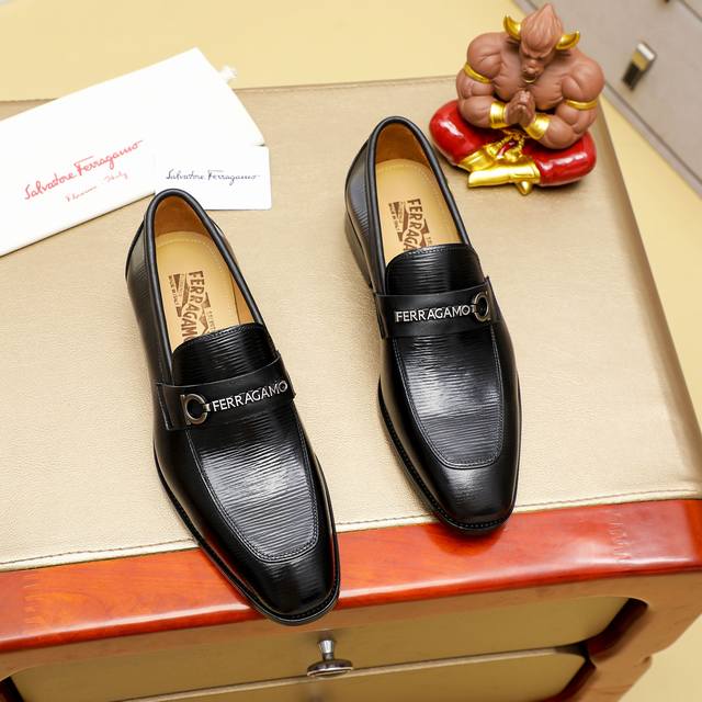 Factory Price: Ferragamo Official Store 1:1 Replica, Original Molded Design, Hig