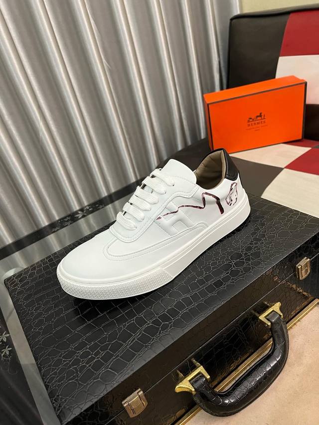 Factory Price: Herm S Bouncing Sports Shoes, Men's Casual Sports Shoes, Upper Ma