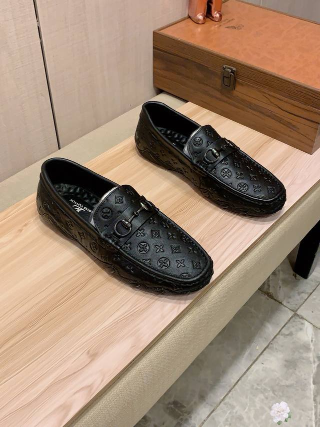 New Model: Factory Price Lv* Latest Bestseller Driving Casual Shoes, Top-Tier Br