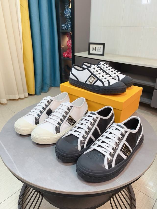 Factory Price P Fendi Classic Comfortable Men's Shoes. This Complex Sneaker Feat