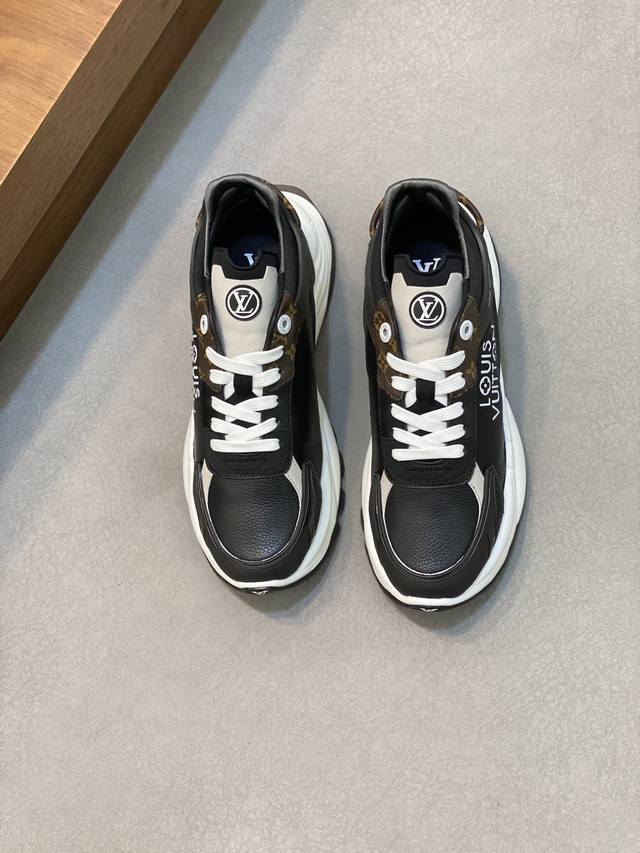 L. V Men's Height-Enhancing Sports Shoes, Instantly Adding Height And Creating L