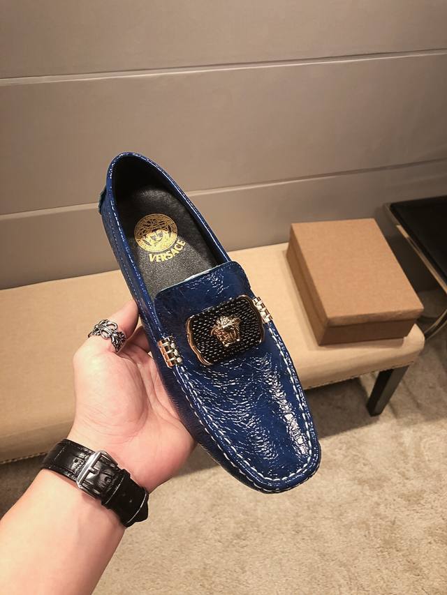Versace Official Milan Men's Fashion Week Runway Model, Imported Blue Cowhide Le