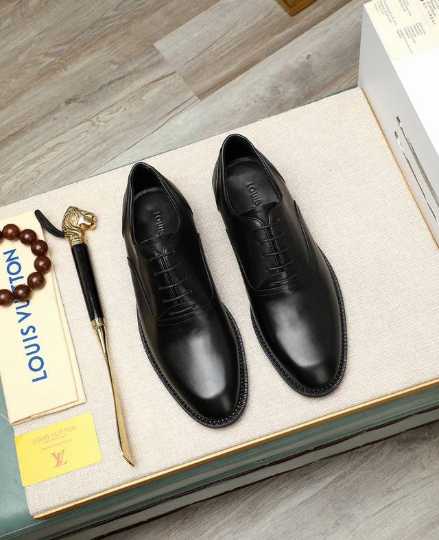 Factory Price Men's Shoes Sports Original Order Water-Dyed Cowhide Louis Vuitton