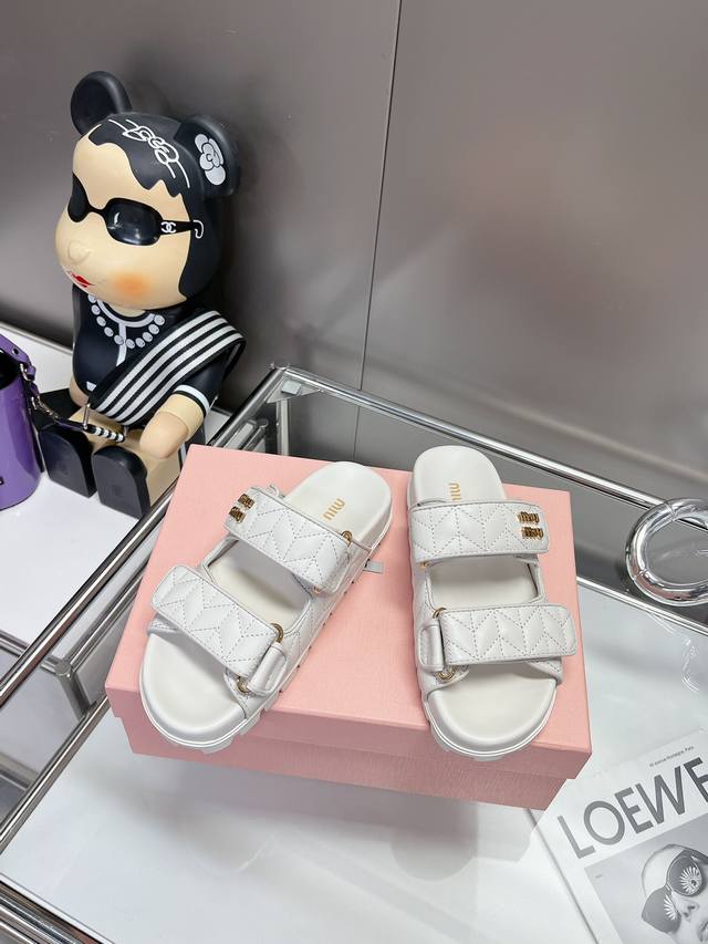 P Direct Sales Miumi* Spring/Summer New Arrival Flat Lambskin Sandals, Top-Tier