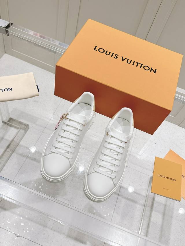 P Direct Sale Women's Shoes Women's Apparel Lv New White Sneakers With Four-Leaf