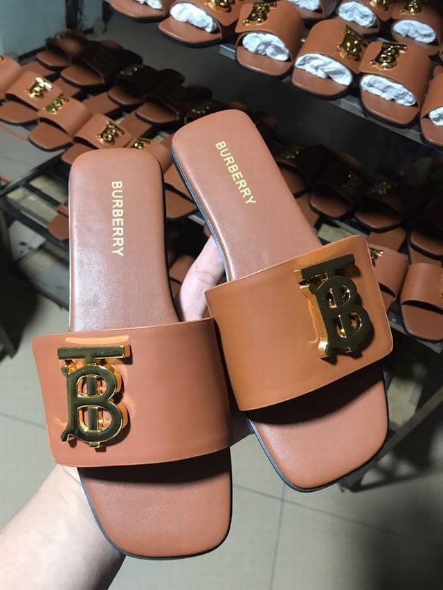 P Direct Sales, New Arrivals! Burberry Flat Slippers, Channel Goods. Vulcanized