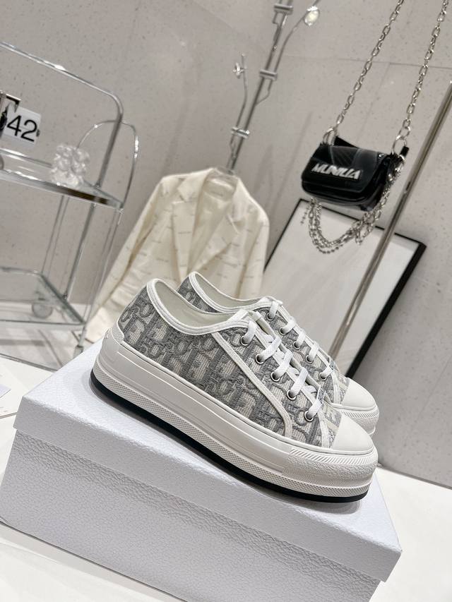 P Direct Sale Women's Shoes, Women's Apparel, Women's Shoes, Women's Apparel Dio