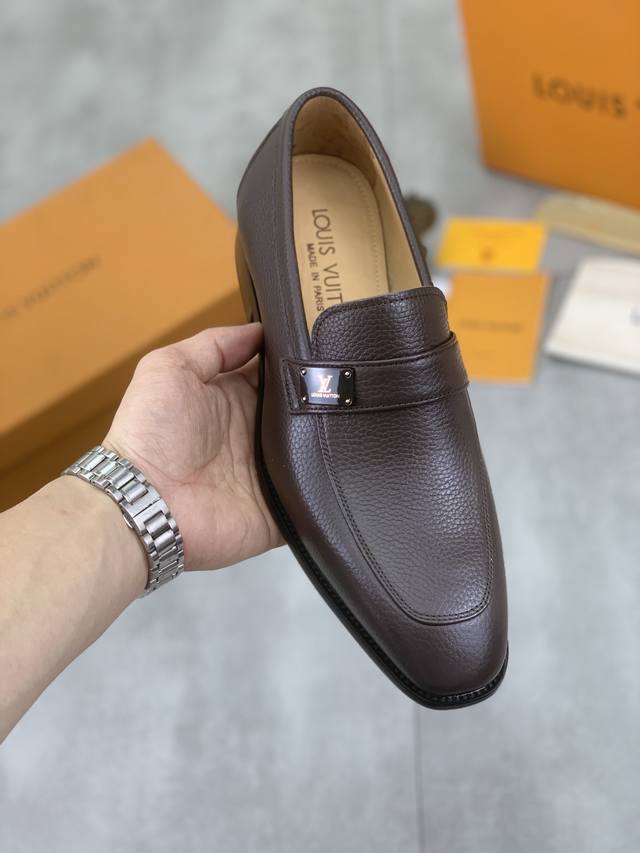 Factory Price: P Actual Price: Water-Dyed Cowhide Lining. Louis Vuitton Business
