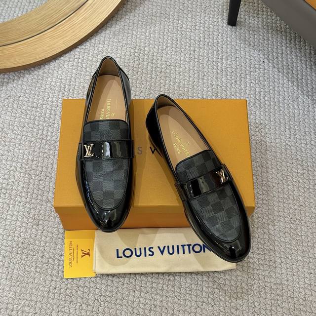 Factory Price P Sheepskin 2025 Lv Men's Business Casual Shoes Handcrafted Italia