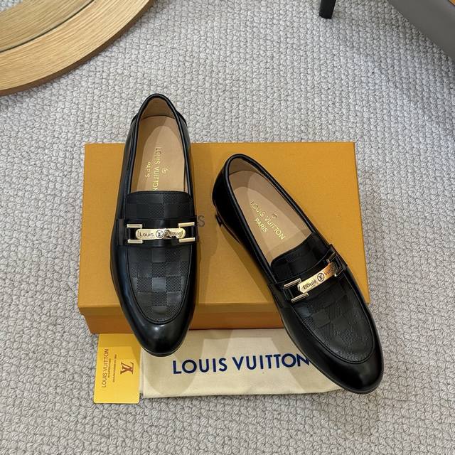 Factory Price P Sheepskin 2025 Lv Men's Business Casual Shoes Handcrafted Italia