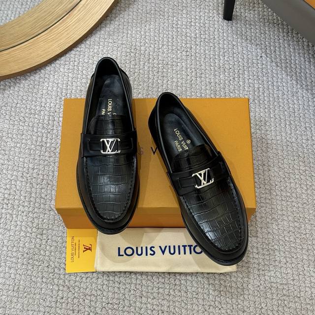 Factory Price P Sheepskin 2025 Lv Men's Business Casual Shoes Handcrafted Italia