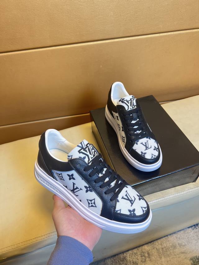 Original Quality Exclusive Debut Louis Vuitton Unique Modern-Style Sneakers. Cas