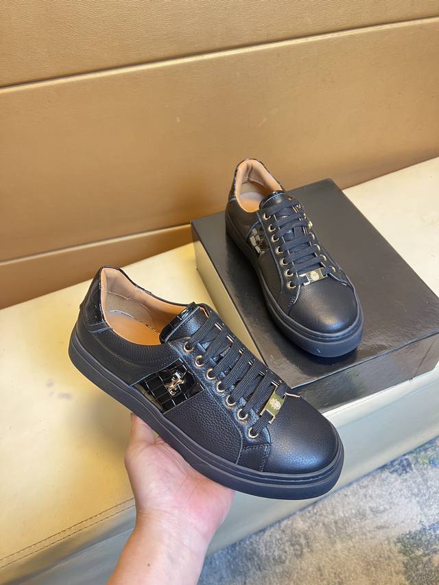 Millionaire Top-Tier Men's Casual Shoes Available At Specialty Stores. Sole: Ori