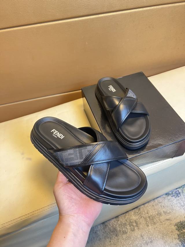 Fendi Top-Tier Authentic Men's Slippers - Store-Synchronized Edition. Upper Made