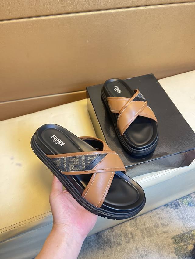 Fendi Top-Tier Proxy Purchase Best-Selling Men's Slippers, In Sync With The Stor