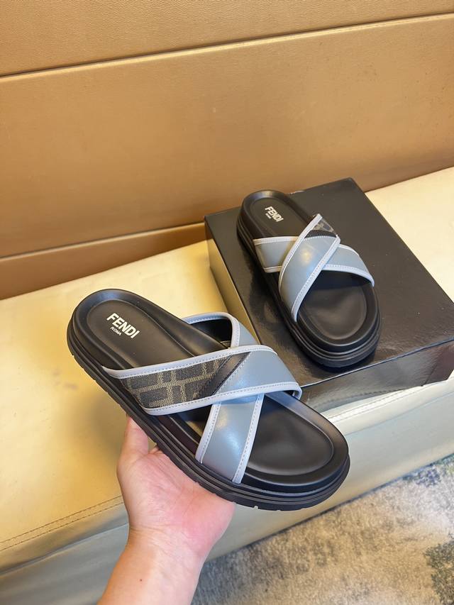 Fendi Top-Tier Authentic Men's Slippers, Store-Synchronized. Upper: Italian Impo