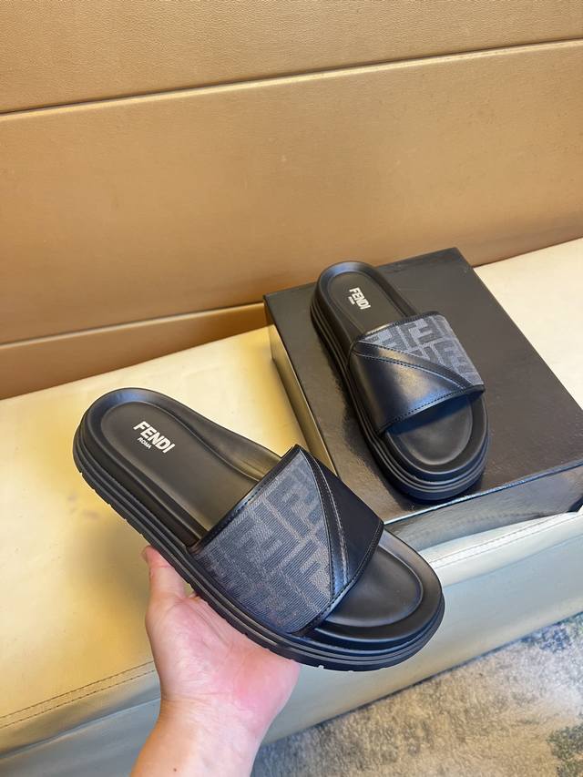 Fendi Top-Tier Authentic Men's Slippers, Store-Synchronized. Upper: Italian Impo