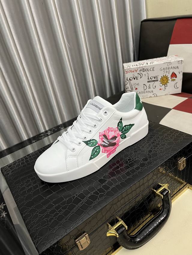 Factory Price: Dg~ Couple's Casual Shoes, 2025Z Cabinet Release. Sizes: 35-46#.