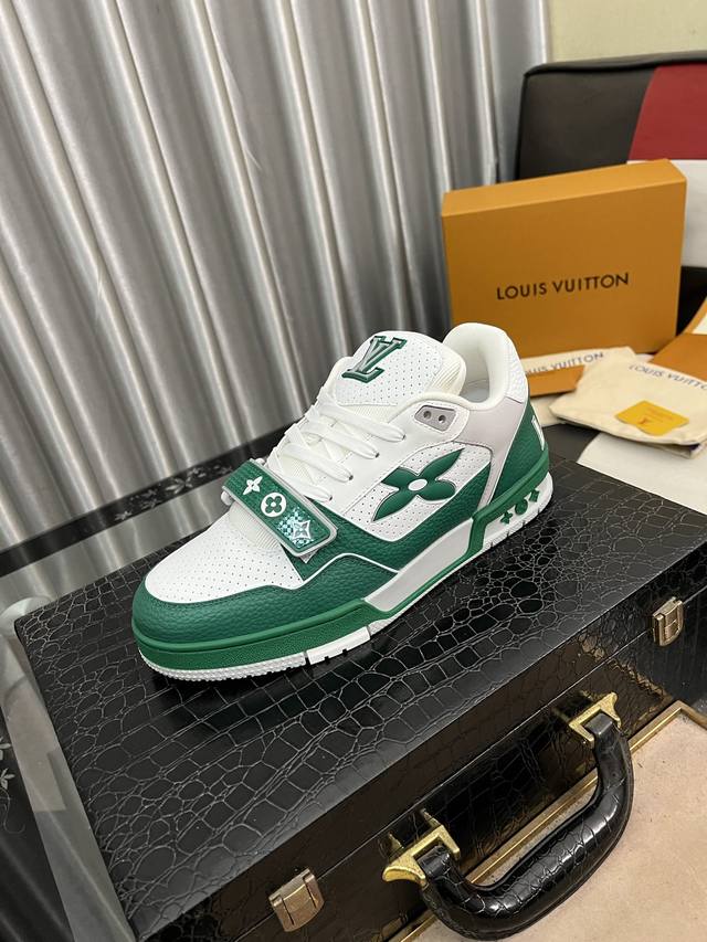 Factory Price: High-End Version, Couple's Style, With L Brand Official Website.