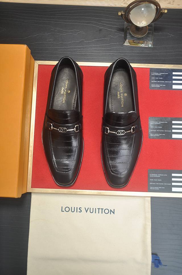 Factory Price P Lv Genuine Leather Lining Lv Latest Genuine Leather Business Sui