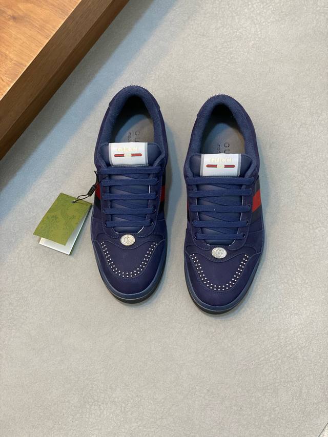 G Top-Tier Resale Of Vintage Street-Style Couple's Sneakers, Available Simultane