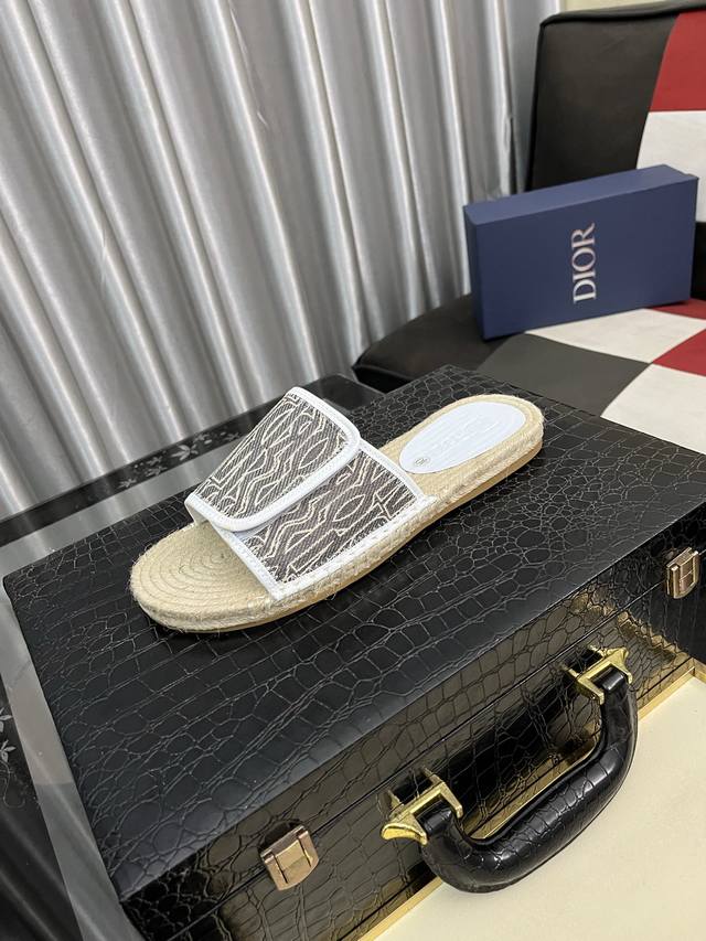 Factory Price: Dior Original Quality, 2025 New Men's Casual Sandals, Made With O