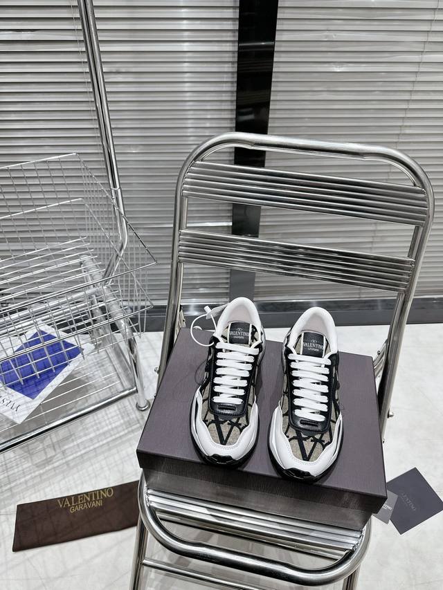 Actual Price: Couple's Edition Top-Of-The-Line Version Valentino V House New Net