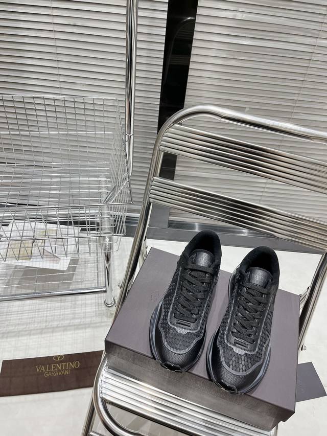 Actual Price: Top-Tier Version Valentino V House New Netrunner Series Casual Cus